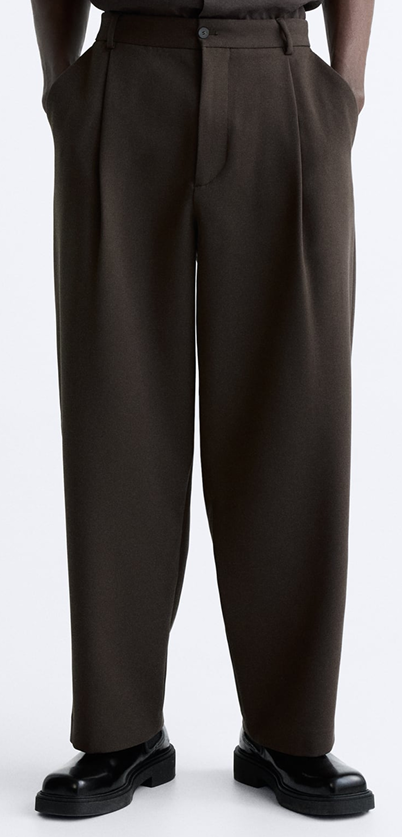 Relaxed Fit Pleated Trouser